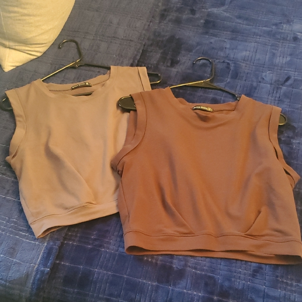 Set of Two Sleeveless Crop Tops